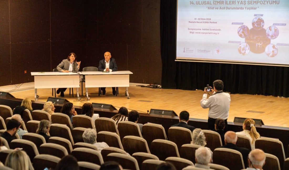 İzmir Büyükşehir Belediyesi ve Ege Geriatri Derneği iş birliğiyle düzenlenen