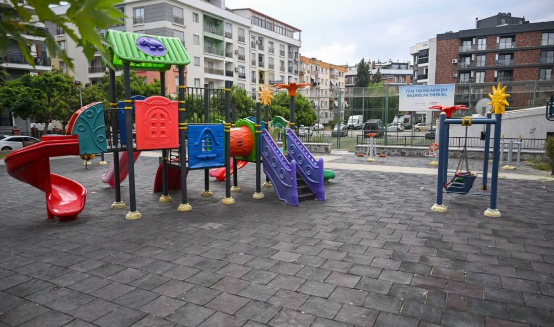 Bornova Belediyesi, Erzene Mahallesi’nde bulunan ve içerisinde halı sahanın da