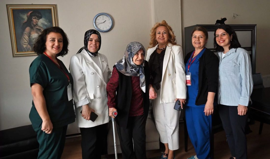 Bornova Belediyesi, 1 Ekim Dünya Yaşlılar Günü’nde kentin asırlık çınarlarını