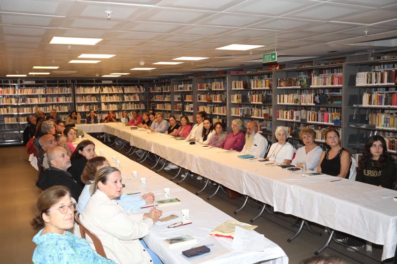 İzmir Efes Selçuk Belediyesi Kütüphanesi ve Sosyal Etkinlik Merkezi Kitap