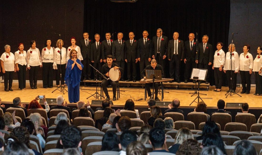 İzmir Büyükşehir Belediyesi ve Ege Geriatri Derneği iş birliğinde düzenlenen