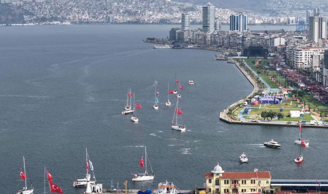 İzmir’de Cumhuriyet’in kuruluşunun 103. yıl dönümü coşkusu Körfez’e taşındı. İzmir