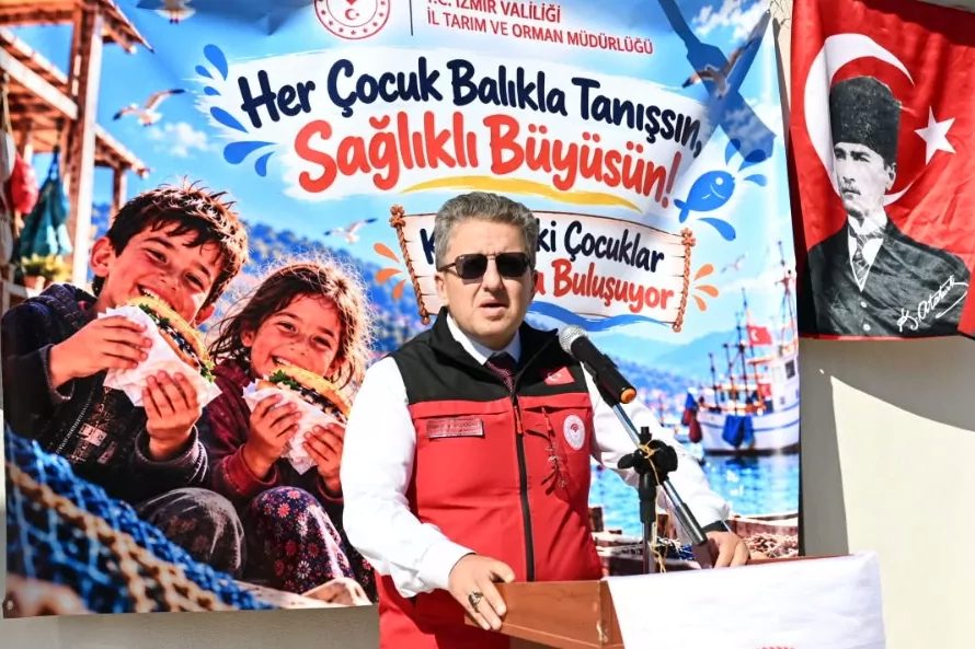 İzmir’in Menderes ilçesinde düzenlenen “Çocuklarımız Balıkla Buluşuyor” etkinliğinde 50 öğrenci,