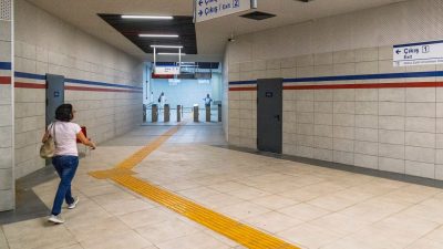 İzmir Büyükşehir Belediyesi, araç ve yaya trafiğinin yoğun olduğu İzmir