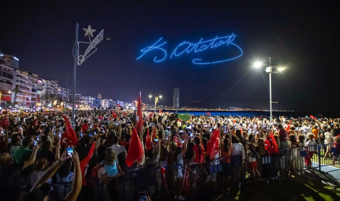 İzmir Büyükşehir Belediyesi, Cumhuriyet’in 103’üncü yıl dönümünü görkemli etkinliklerle kutlamaya