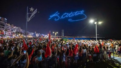 İzmir Büyükşehir Belediyesi, Cumhuriyet’in 103’üncü yıl dönümünü görkemli etkinliklerle kutlamaya