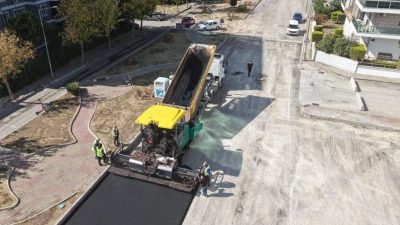 İzmir Büyükşehir Belediyesi ekipleri trafik yoğunluğunun fazla olduğu Çiğli’nin Ataşehir
