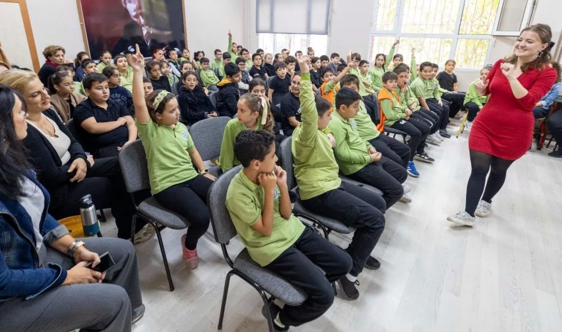 İzmir Büyükşehir Belediyesi, iklim ve çevre bilincini çocuklarla büyütüyor. Geçen