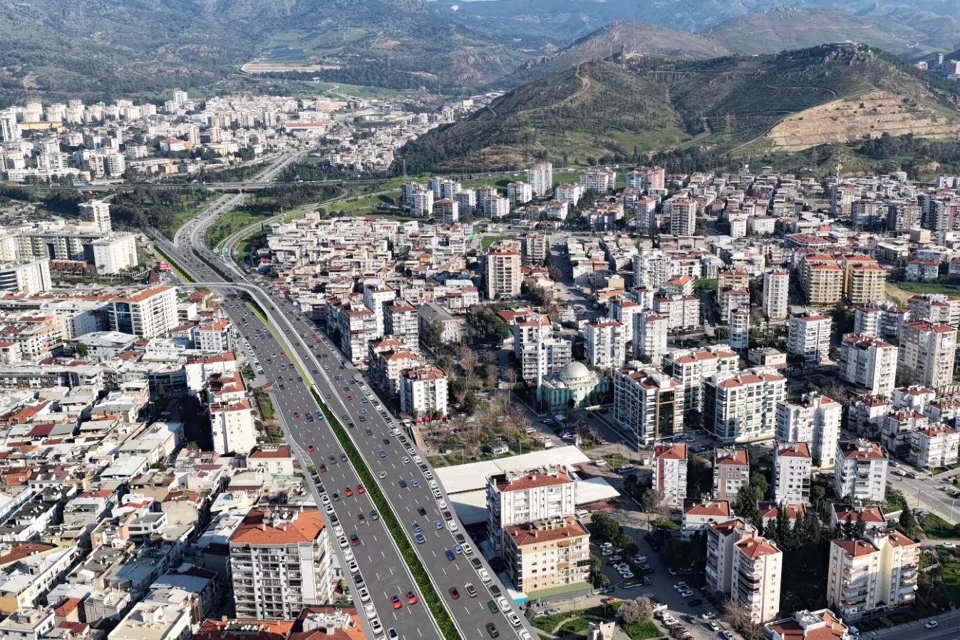 İzmir Büyükşehir Belediyesi, Girne Bulvarı ile Nazım Hikmet Bulvarı arasında