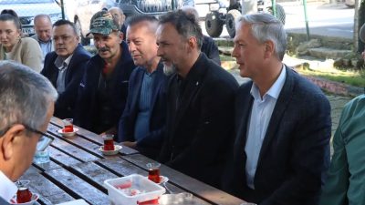 Kocaeli'de İzmit Belediyesi, mahallelerin ihtiyaçlarını yerinde tespit etmek ve vatandaşların