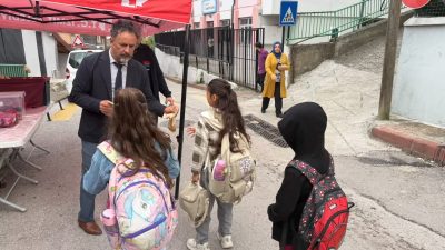 İzmit Belediyesi, Beslenme Saati Projesi kapsamında Gültepe, Akşemsettin ve Topçular