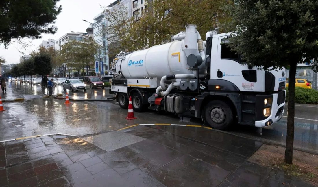 İzmir Büyükşehir Belediyesi ve İZSU, olası su baskınlarına karşı önlemleri