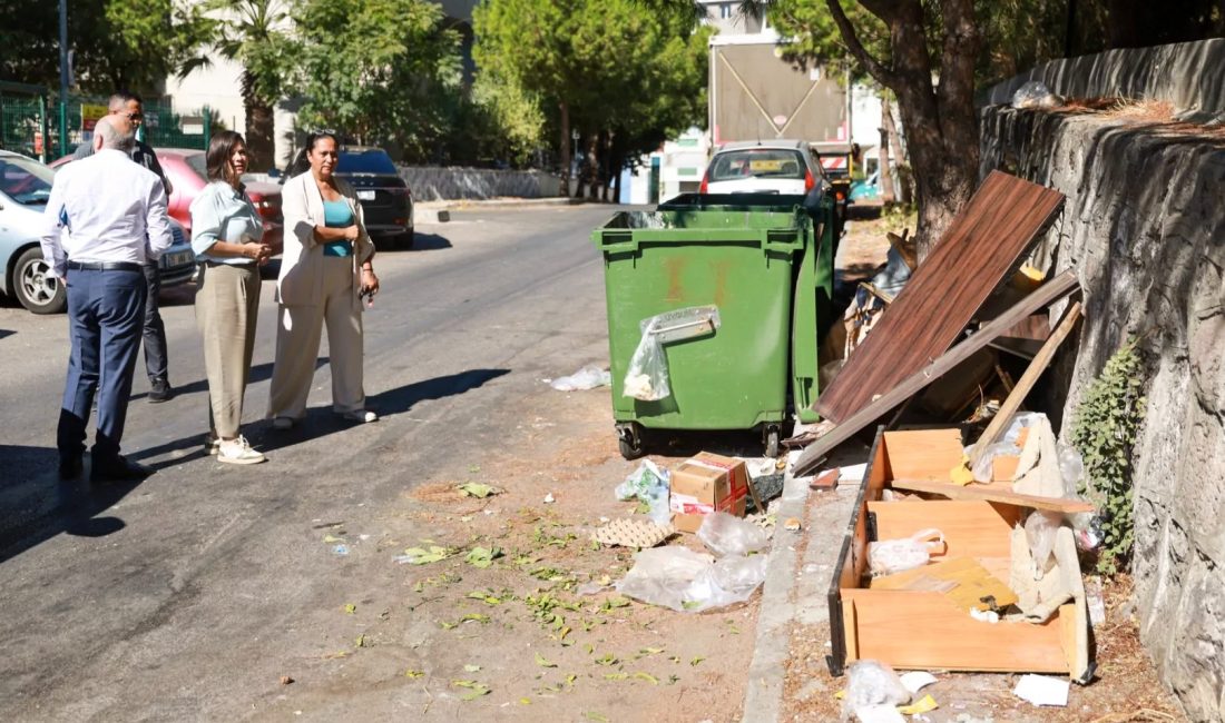 İzmir'in Karabağlar ilçesinde yerel yönetim, sahipsiz moloz ve mobilya atıklarının