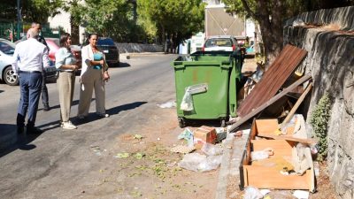 İzmir'in Karabağlar ilçesinde yerel yönetim, sahipsiz moloz ve mobilya atıklarının