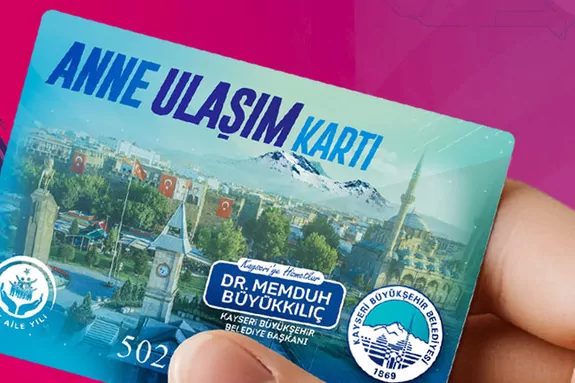 Kayseri Büyükşehir Belediyesi’nin Aile Yılı kapsamında hayata geçirdiği “Anne Ulaşım