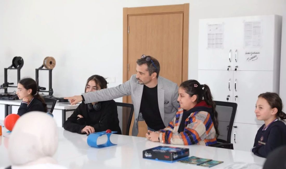 Kayseri Kocasinan Belediyesi, yenilikçi vizyonu doğrultusunda gençleri geleceğin teknolojileriyle buluşturmayı