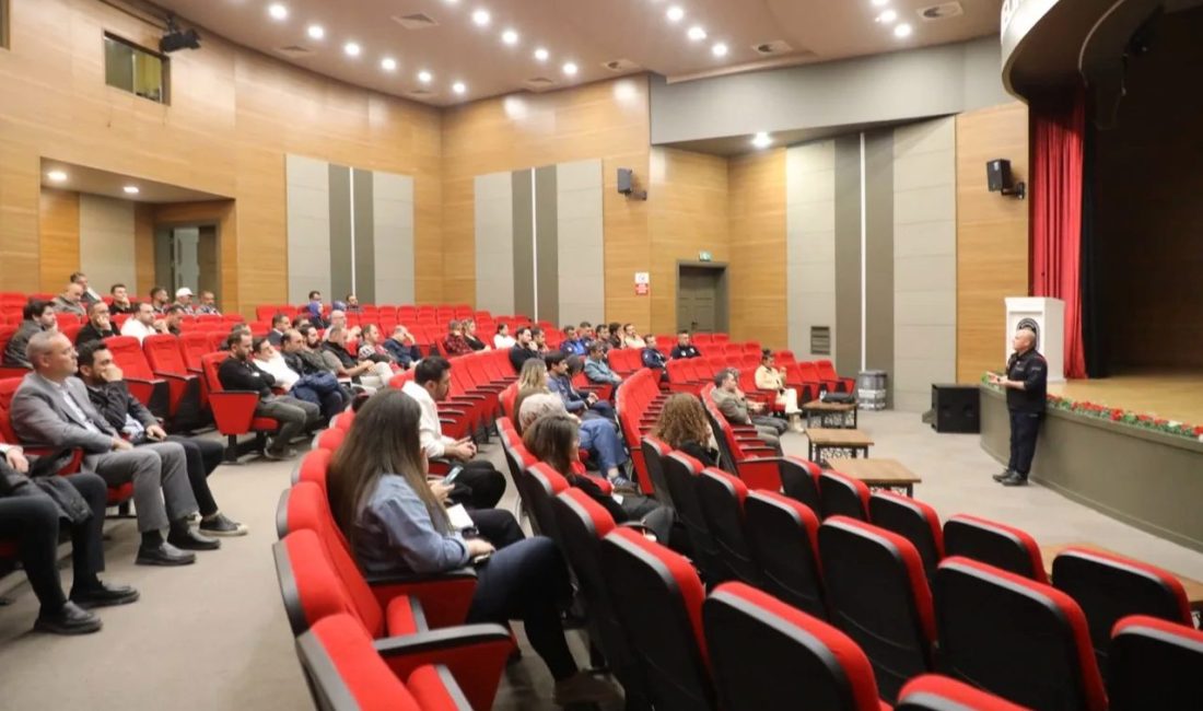 Hizmet içi eğitim programları ile personeline destek olan Kayseri Melikgazi