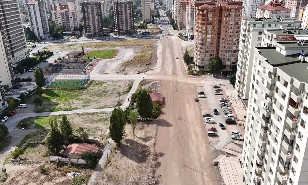 'Yol medeniyettir' anlayışıyla ilçede ulaşım ağını genişleten Kayseri Melikgazi Belediyesi