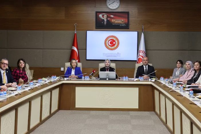 TBMM Kadın Erkek Fırsat Eşitliği Komisyonu’nda yeni dönem çalışmaları başladı.
