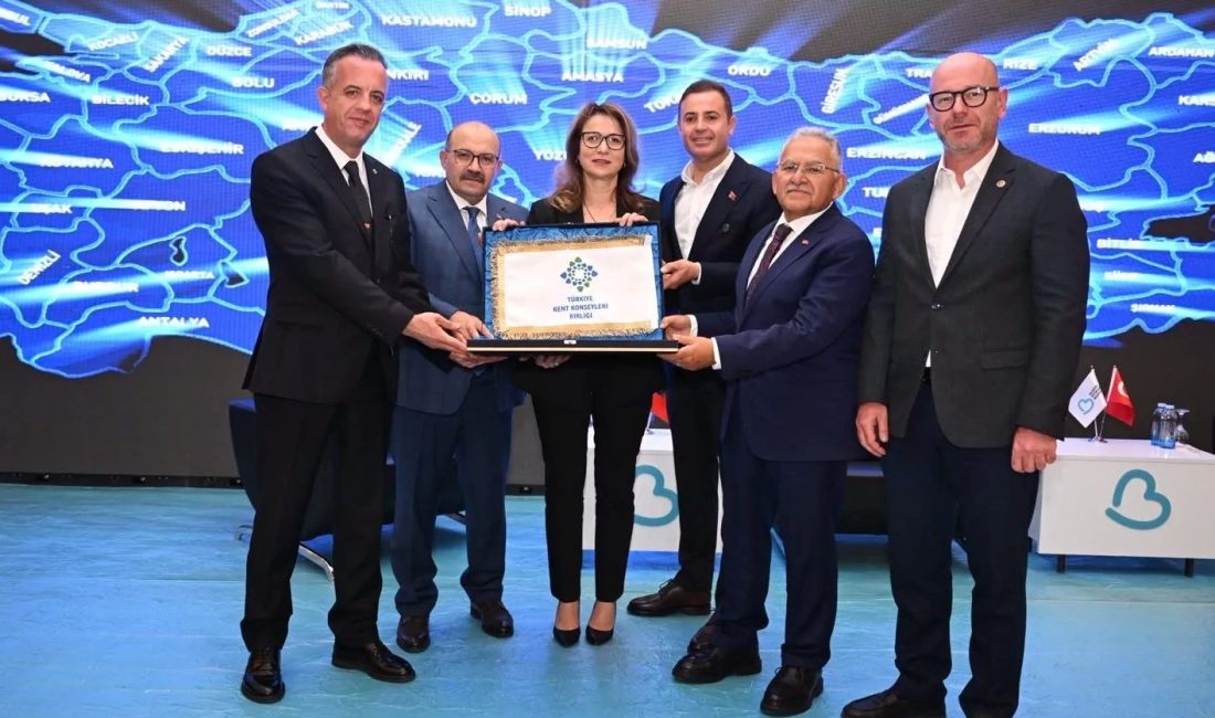 Balıkesir’in ev sahipliğinde düzenlenen Türkiye Kent Konseyleri Birliği Ulusal Toplantısı