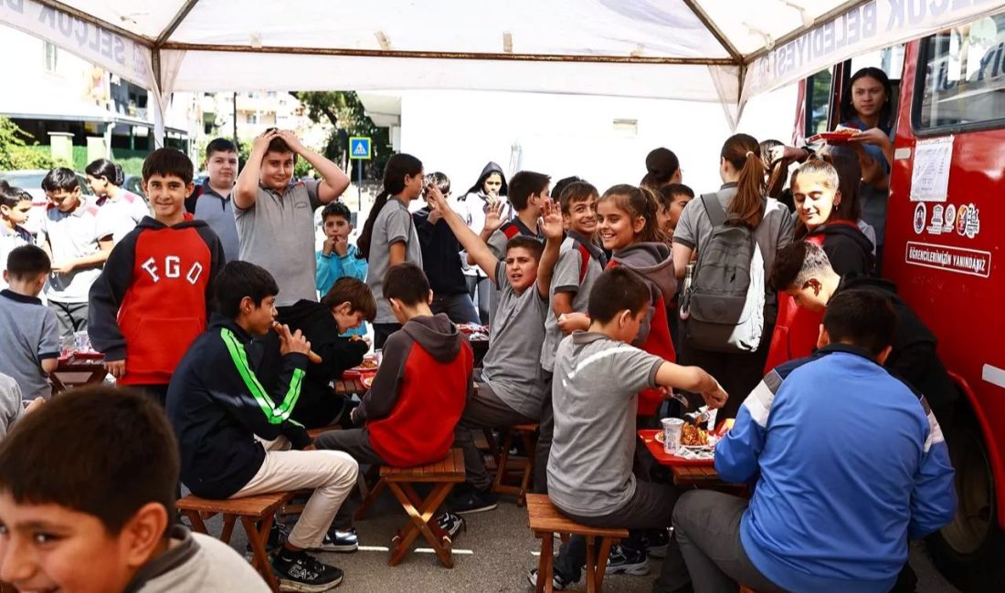 Efes Selçuk Belediyesi’nin öğrencilerin sağlıklı, güvenilir ve uygun fiyatlı yemeğe