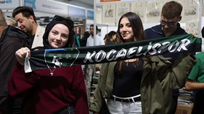 16. Uluslararası Kocaeli Kitap Fuarı’nda yerini alan Kocaelispor standı, Yeşil-Siyahlı