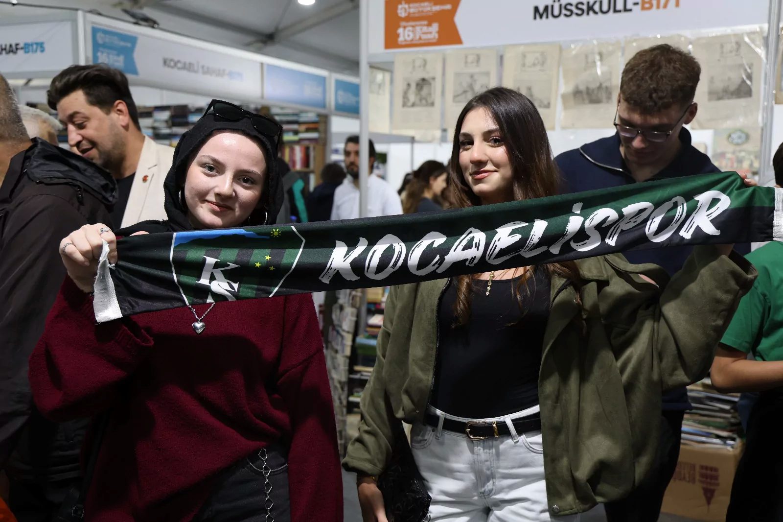 16. Uluslararası Kocaeli Kitap Fuarı’nda yerini alan Kocaelispor standı, Yeşil-Siyahlı