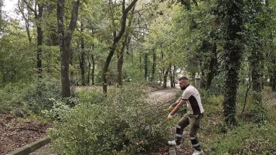 Kocaeli Büyükşehir Belediyesi, Gebze’nin kırsal mahallelerindeki mezarlıkları bakım ve düzenleme