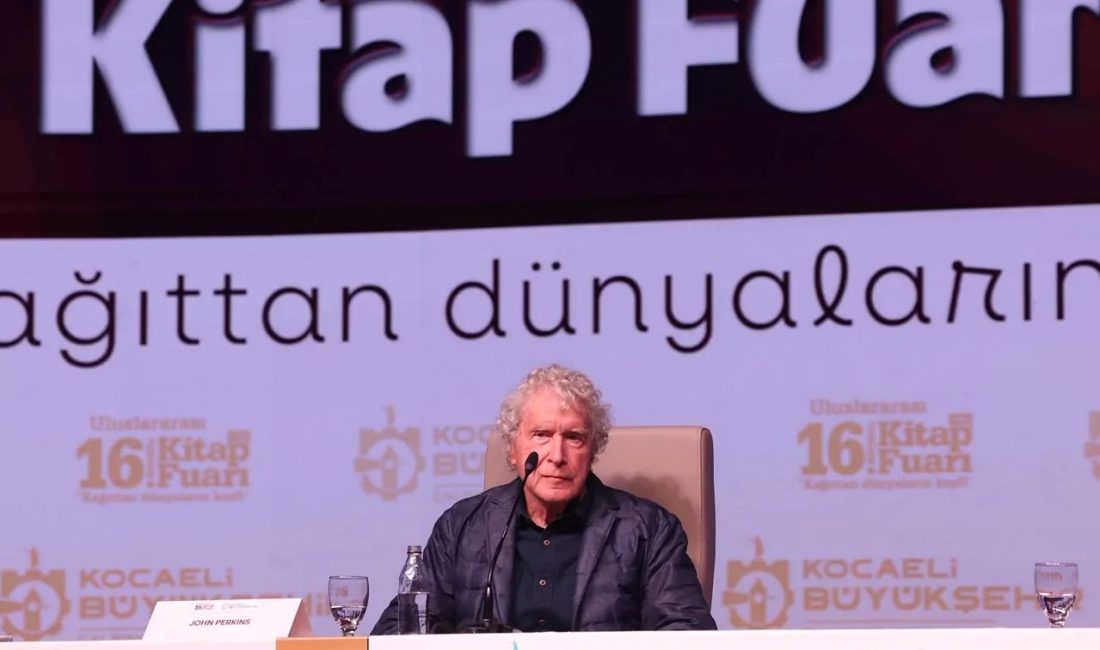 16. Uluslararası Kocaeli Kitap Fuarı’nda konuşan dünyaca ünlü Amerikalı yazar