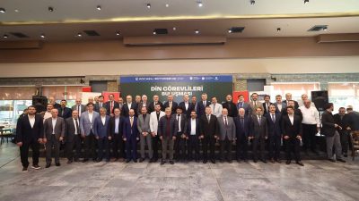 Kocaeli Büyükşehir Belediye Başkanı Tahir Büyükakın, 12 ilçeden din görevlileri