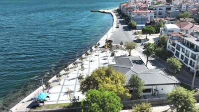 Kocaeli Büyükşehir Belediyesi tarafından Gölcük Ulaşlı sahilinde hayata geçirilen dalga