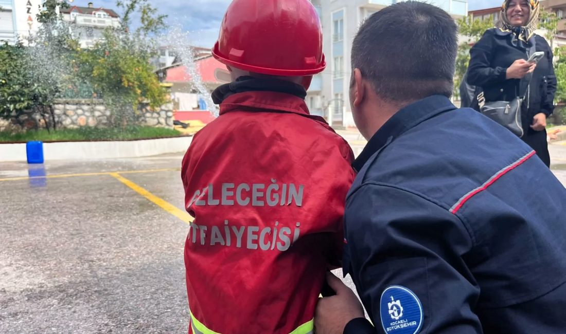 Kocaeli Büyükşehir Belediyesi İtfaiye Dairesi Başkanlığı, İtfaiye Haftası kapsamında minik