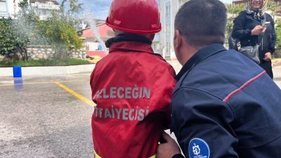 Kocaeli Büyükşehir Belediyesi İtfaiye Dairesi Başkanlığı, İtfaiye Haftası kapsamında minik