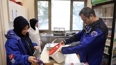 Kocaeli Büyükşehir Belediyesi Zabıta Dairesi Başkanlığı’na bağlı ekipler, öğrencilerin sağlıklı