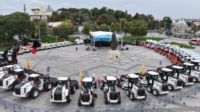 Konya Büyükşehir Belediyesi araç filosuna kazandırılan 54 yeni iş makinesi