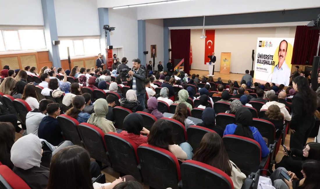 Konya Büyükşehir Belediye Başkanı Uğur İbrahim Altay, “Üniversite Buluşmaları” kapsamında