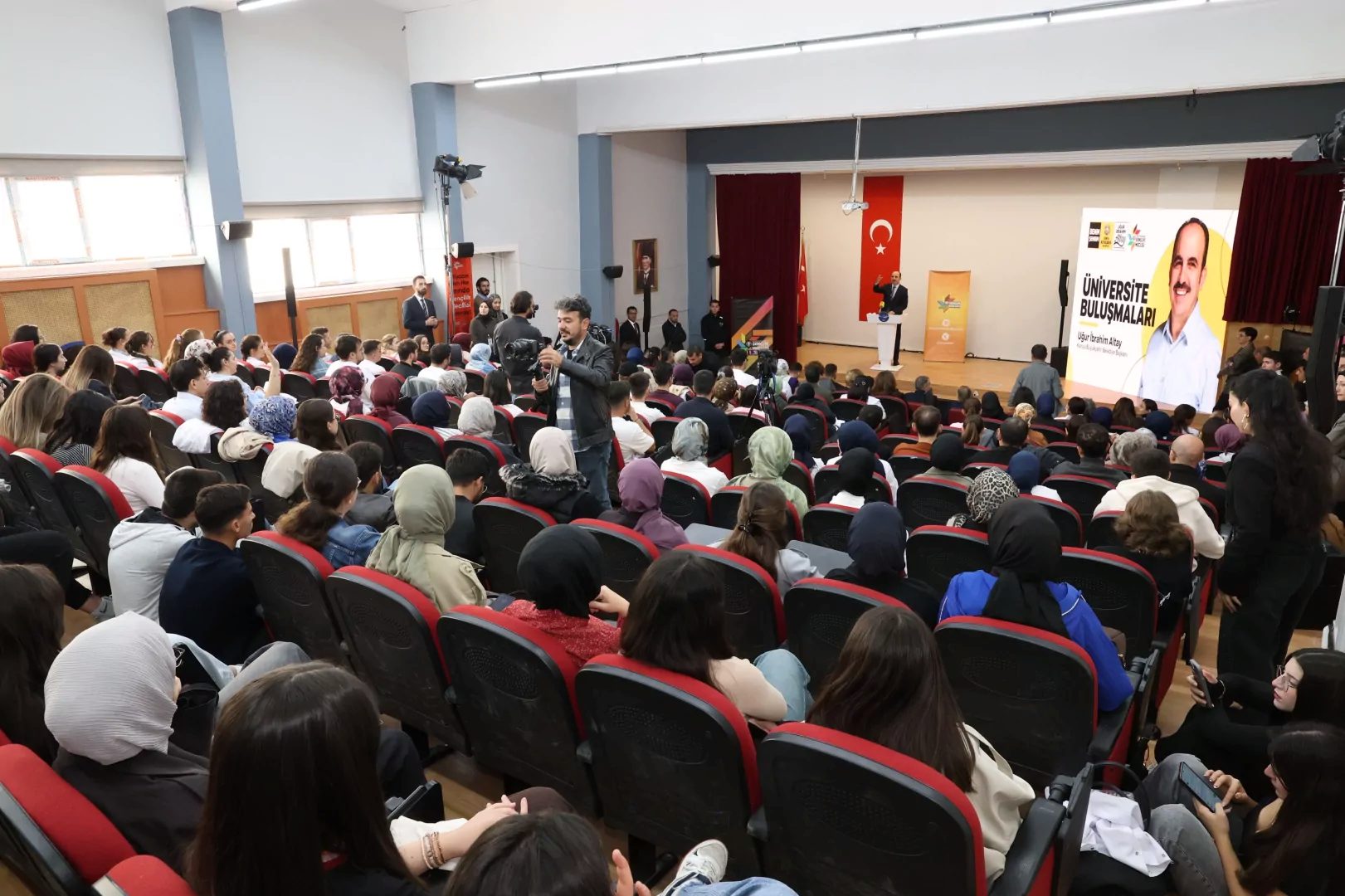 Konya Büyükşehir Belediye Başkanı Uğur İbrahim Altay, “Üniversite Buluşmaları” kapsamında
