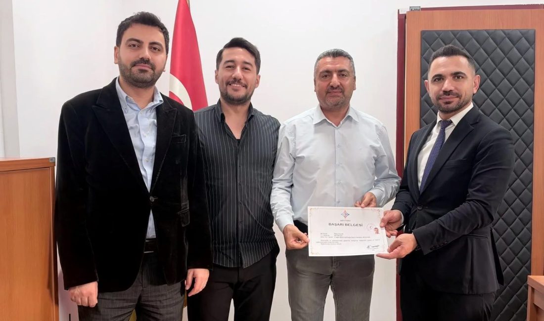 Kozluk Devlet Hastanesinde, görevlerini özveriyle yerine getiren, başarılı çalışmaları ve