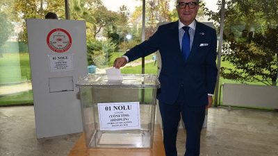 Kocaeli Sanayi Odası’nda gerçekleşen seçimlerde KSO Yönetim Kurulu Başkanlığına Dr.