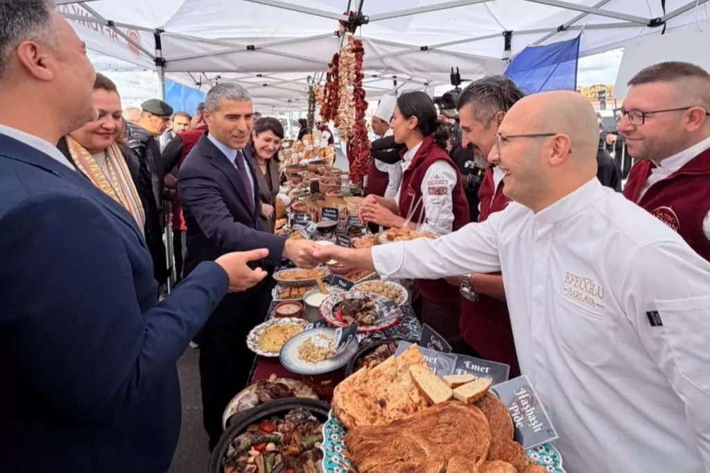 Kütahya Belediyesi, 8. Afyon Gastronomi Festivali’nde coğrafi işaretli yöresel ürünlerini