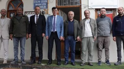 Kütahya Belediye Başkanı Kahveci, mahallede tamamlanan çalışmalar ile planlanan projeleri