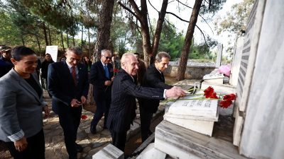 Efes Selçuk Belediyesi, 29 Ekim Cumhuriyet Bayramı kapsamında Mahmut Esat