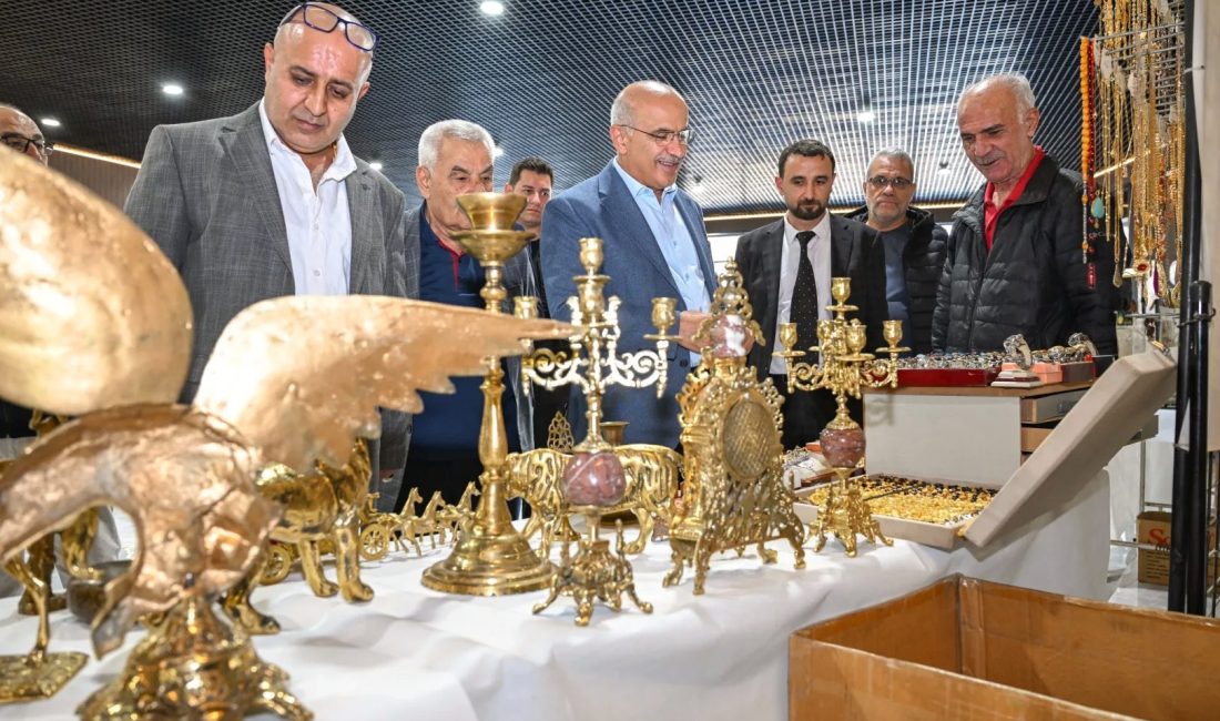 Malatya Büyükşehir Belediyesi ile Antikacılar Derneği iş birliğinde açılan Malatya