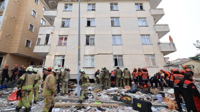 İstanbul Büyükşehir Belediye Başkan Vekili Nuri Aslan, Maltepe’de meydana gelen