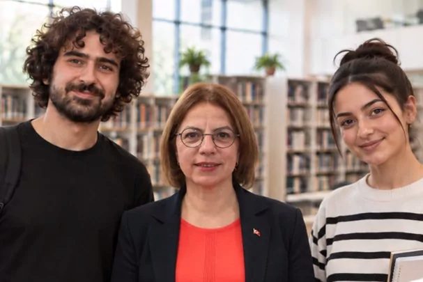 Maltepe Belediyesi ve Süreyya Paşa Vakfı aracılığıyla üniversite öğrencilerine verilen