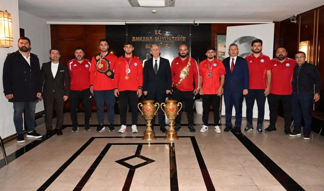 Ankara Büyükşehir Belediye Başkanı Mansur Yavaş, yağlı güreşte önemli dereceler