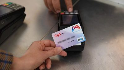 Mersin Büyükşehir Belediyesi, dar gelirli yurttaşlara yönelik Halk Kart uygulamasının