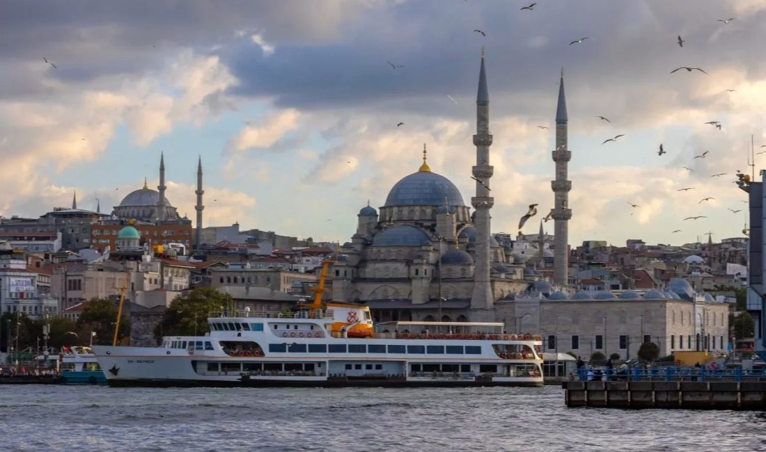 Meteoroloji'nin son tahminlerine göre Türkiye genelinde yağış beklenmezken, hava sıcaklıklarının
