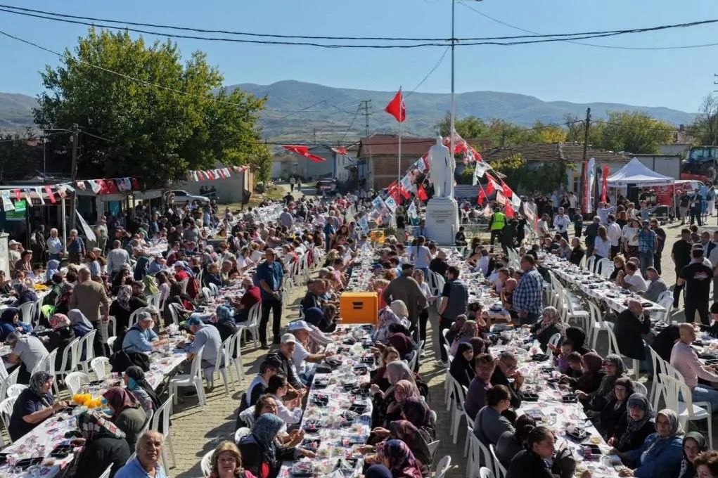 Tekirdağ’ın Süleymanpaşa ilçesine bağlı Semetli Mahallesi, tarihsel bir buluşmaya ev
