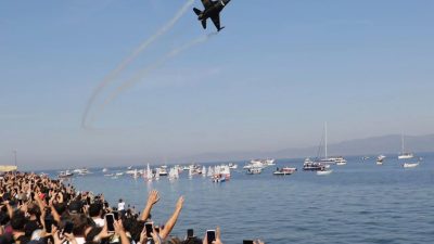 Mudanya Mütarekesi’nin 104. yıl dönümü etkinlikleri kapsamında düzenlenen SoloTürk gösterisi
